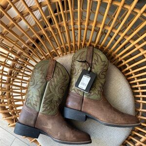 NWT Men’s Cody James Boots